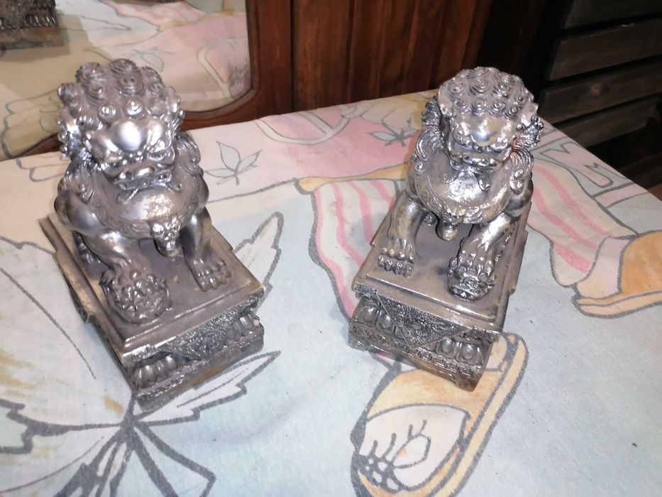 2 caes foo em ceramica prateada oriental