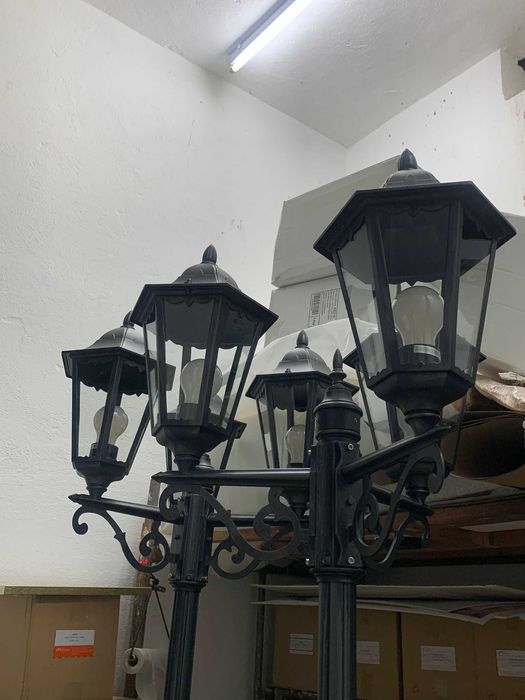 Candeeiro de pé INSPIRE MONZA PRETO