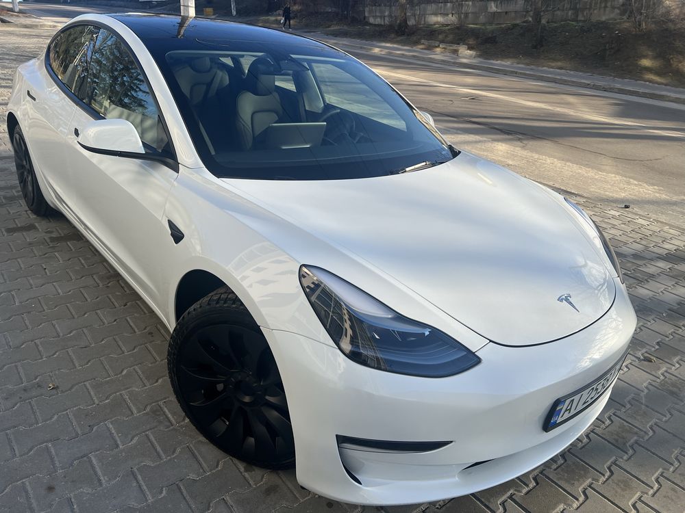 Tesla model 3 2023