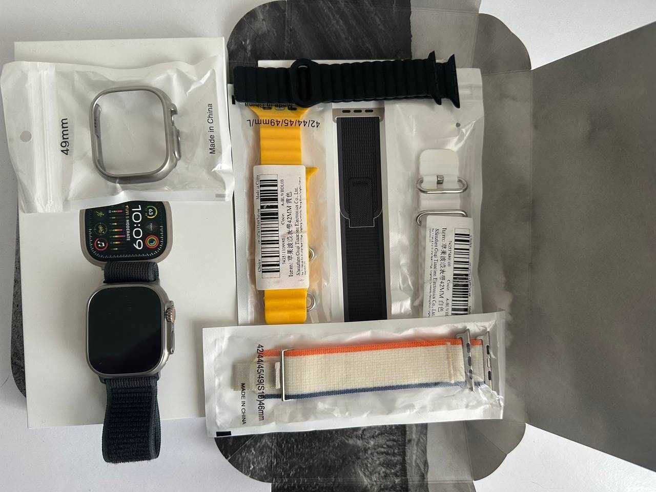 Apple Watch Ultra 2GPS + Cellular 49mmTitanium Case with Trail Loop