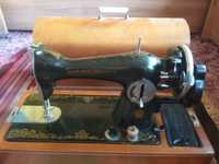 Продам швейную машинку СССР
