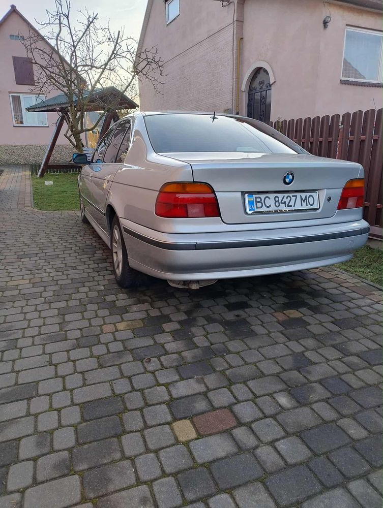 Продам автомобіль BMW E 39.