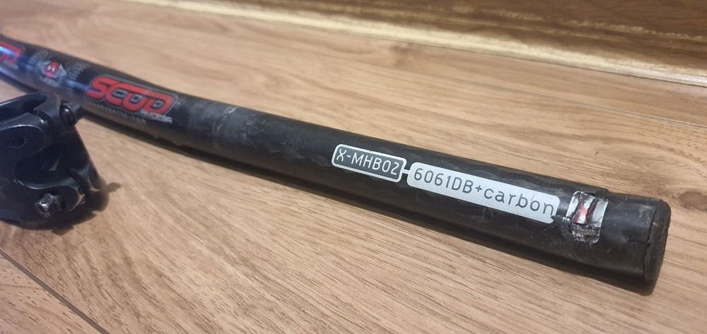 Rowerową kierownica carbonowa mostek