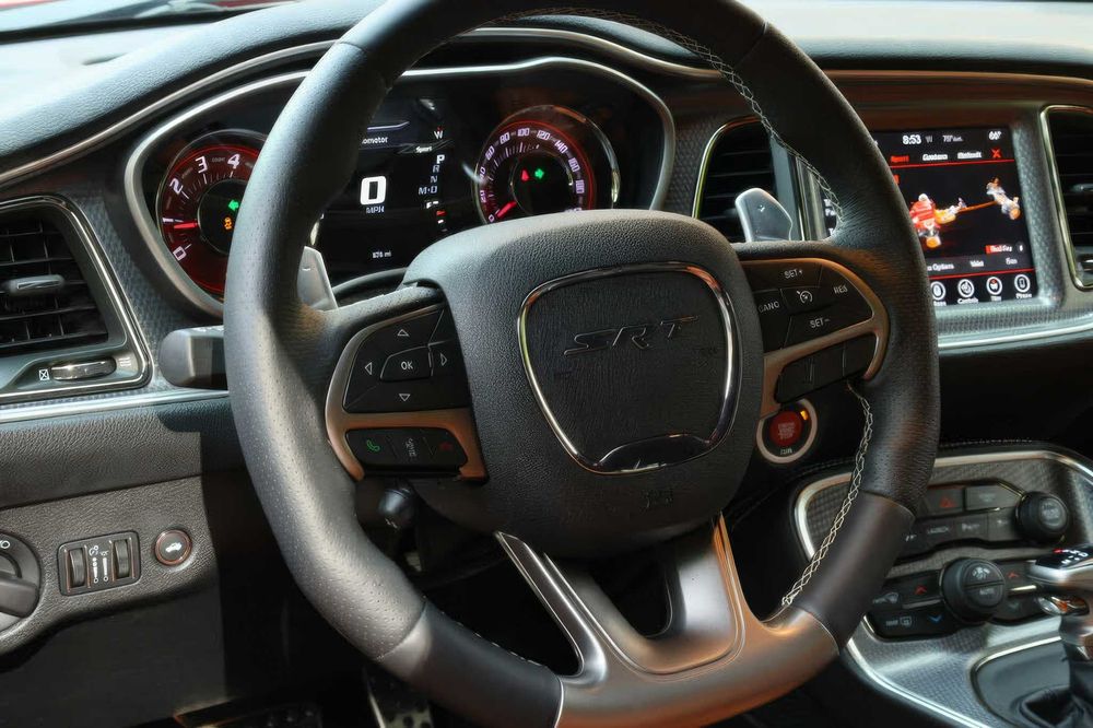 Dodge Challenger SRT Hellcat      2017