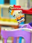 Breloczek Hello Kitty w stylu country