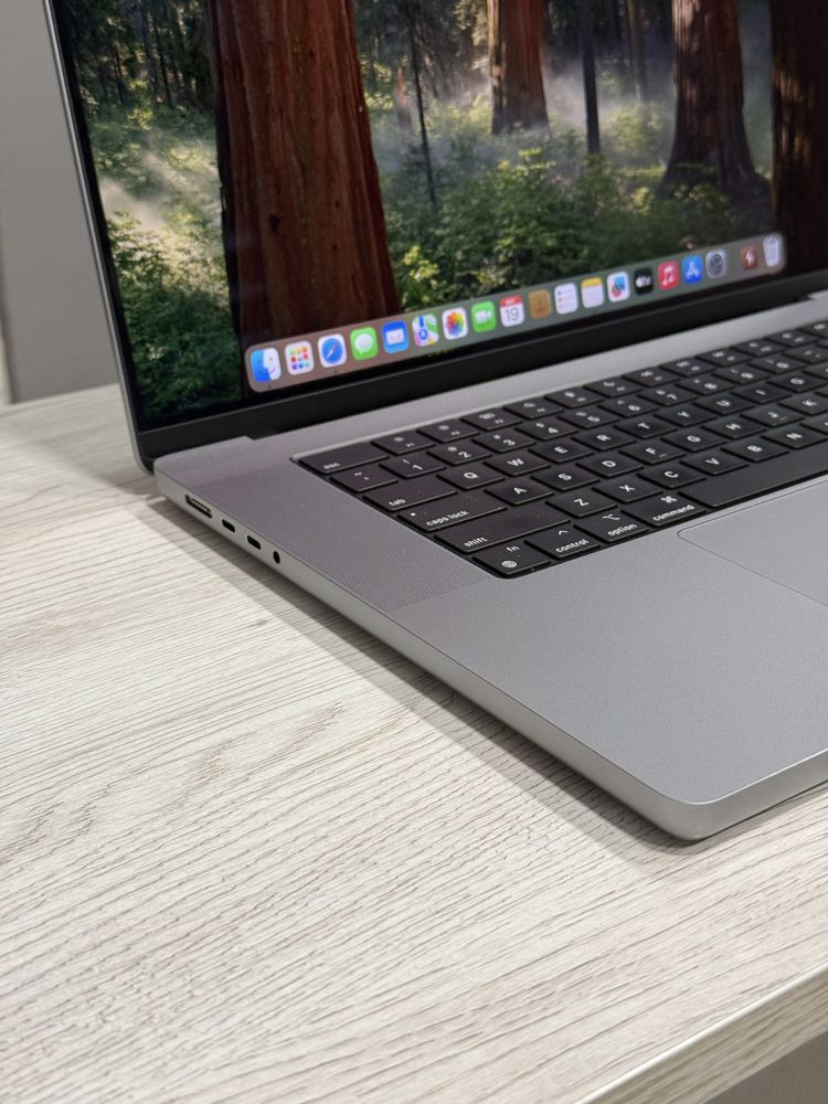 Apple MacBook Pro 16" Space Gray M1 Pro 16/512 16GPU (MK183) 2021