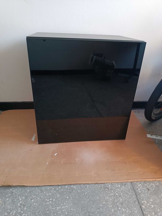 Szafka Ikea Besta z szklanym frontem