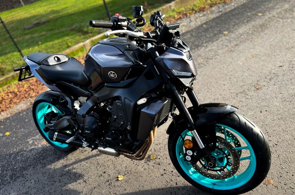 Yamaha MT 09 Gen 4 Salon PL Sport Wydech Tablet Cyan Storm 2024