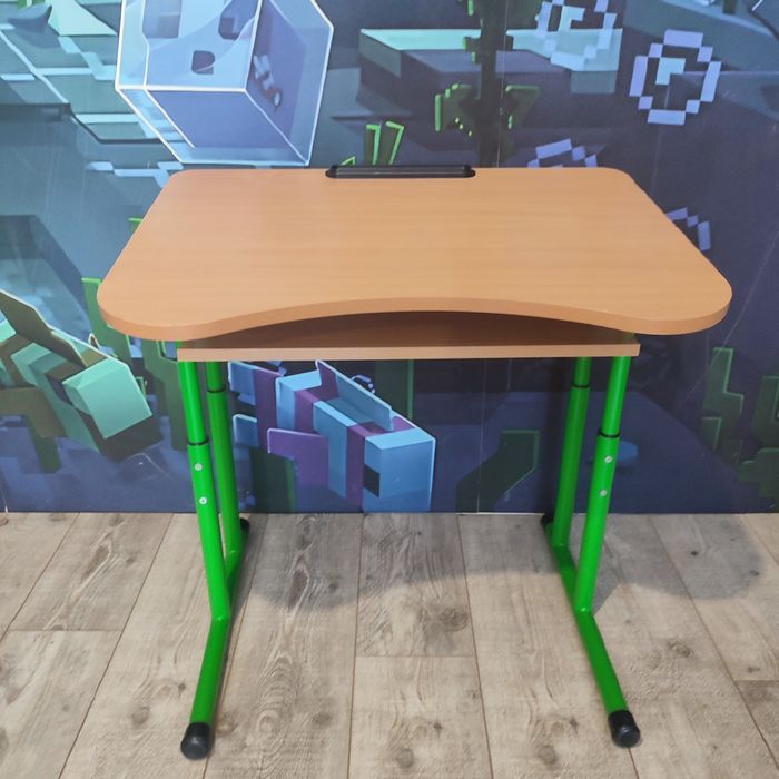 Парта шкільна в ідеальному стані