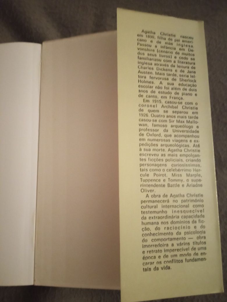Livro de Agatha Christie Usado