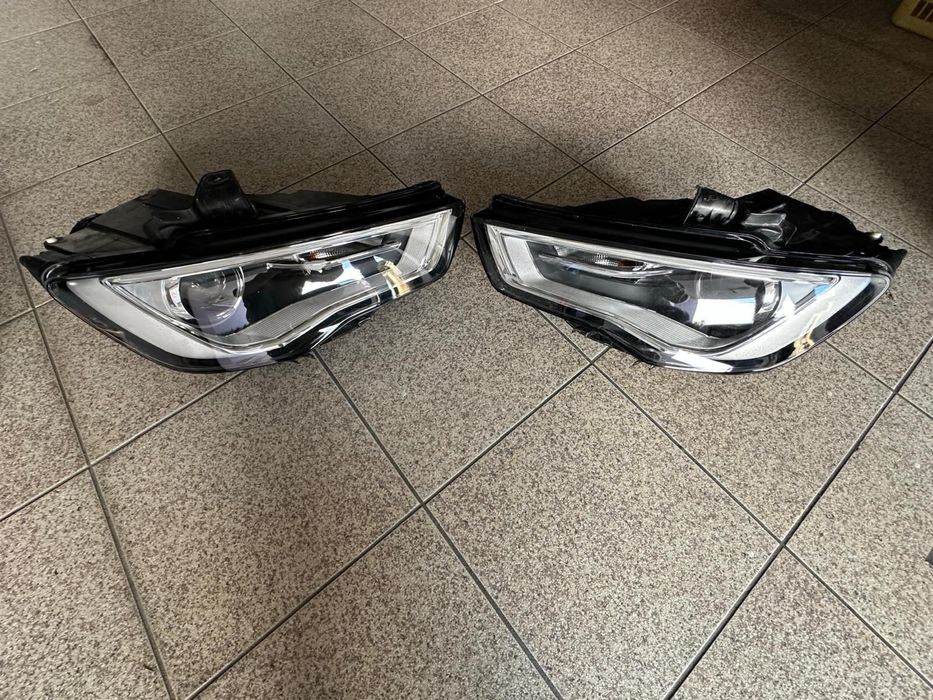 Par de Faróis Xénon Audi A3 8V (2013–2016)