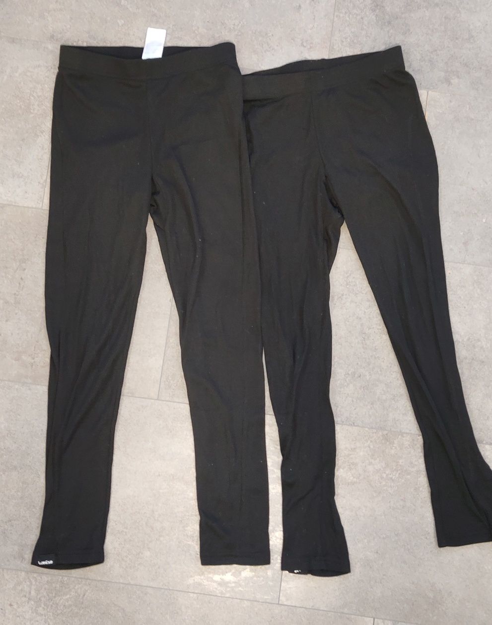 Dwie pary czarnych spodni termicznych Decathlon r. 143/152, 12 lst