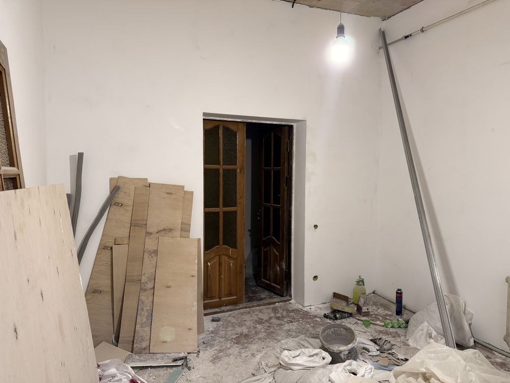 Продам частину будинку біля Сільпо можливо під Комерцію