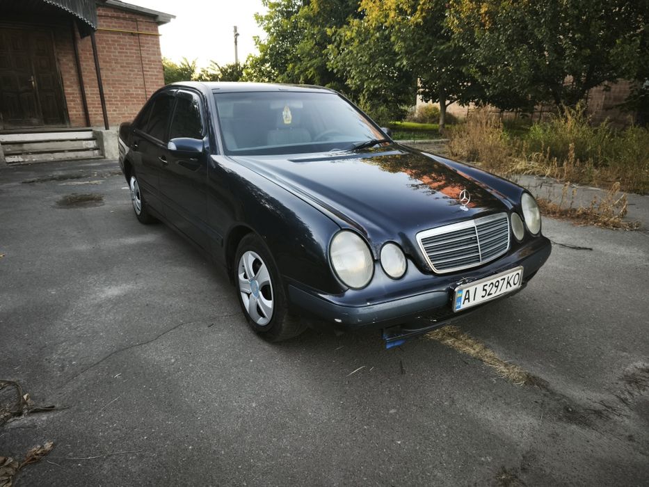 Продам Мерседес 2.2 дизель коробка автомат