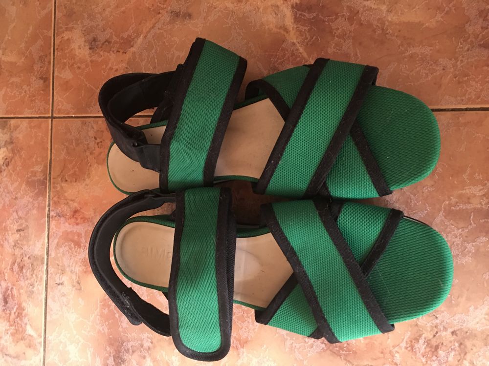 9 pares sapatos e sandalias femininos em lote