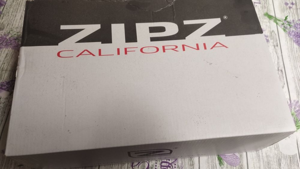 Tênis com zíper zipz novo na caixa 44 n°