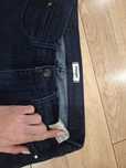 Jeansy wrangler Rozmiar W29 L30 
Granatowe typu push up
Brak wad 
Stan