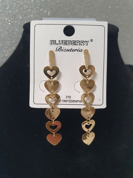 Cudowne kolczyki wiszące serduszka