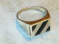 Перстень мужской серебро оникс 925 пр. 7 грамм,  22 размер.