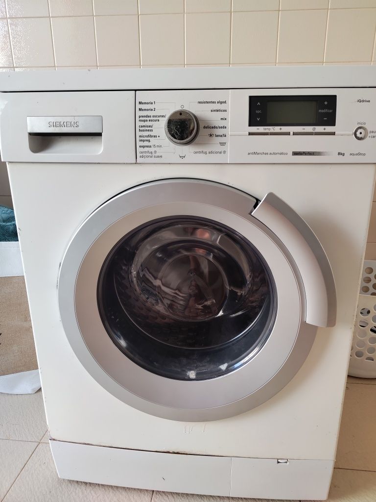 Máquina de lavar Siemens iQdrive 8kg sistema AquaStop