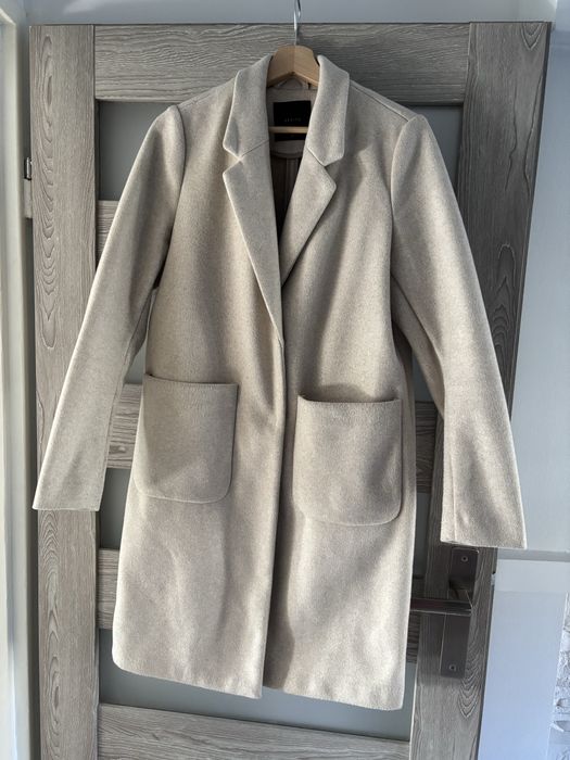 Płaszcz jasny beż Mohito rozm. M