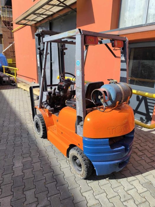 wózek widłowy toyota 1,5 T