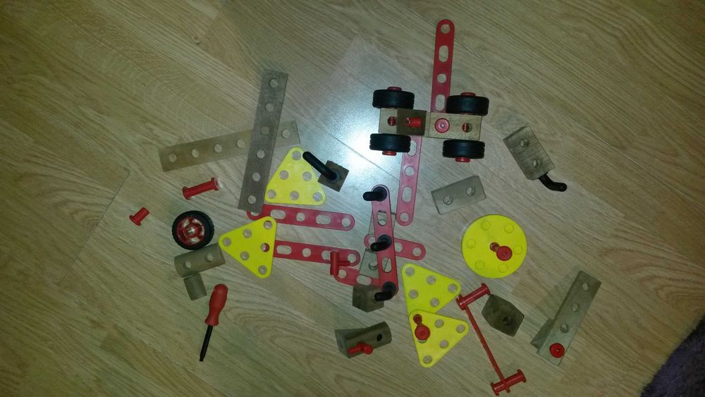 Klocki drewniane mechanika pojazdy śrubki koła do rozkręcania