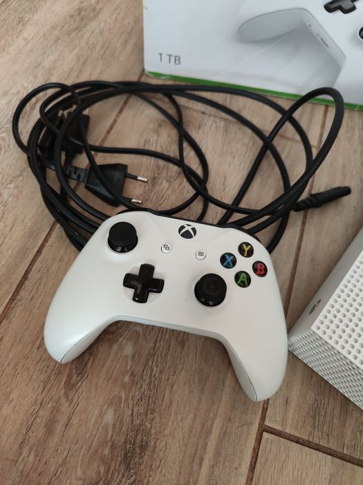 Xbox one S 1 TB z napędem Gwarancja Zamiana PS4 switch 360 PS3 series