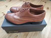 Buty garniturowe 43