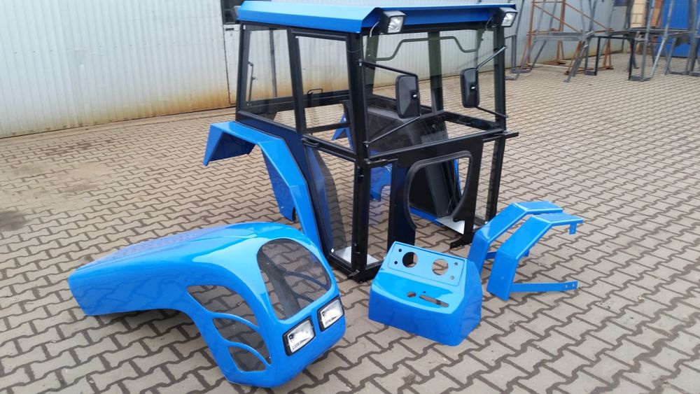 Kabina c360 Kabina ciągnikowa c360 c330 maska c360 c330