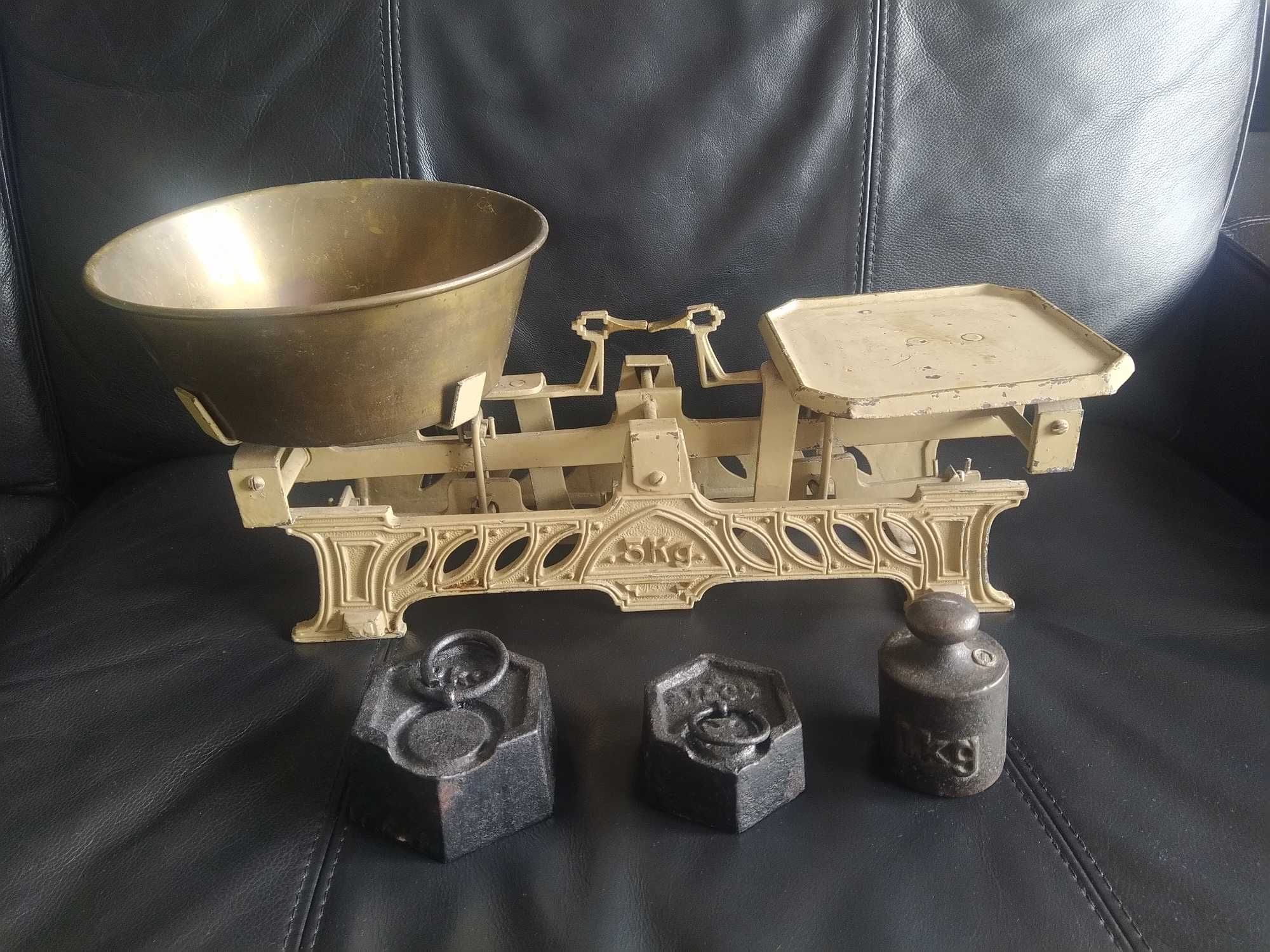Antiga balança de mercearia, 5Kg, com pesos