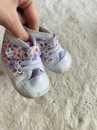 Buty kwiaty niemowlęce niechodki trampki rozmiar 16