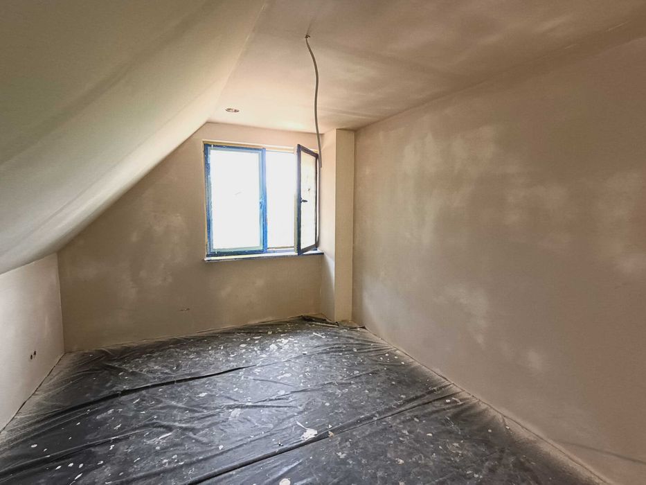 Szpachlowanie agregatem malowanie wykończenia wnętrz remonty panele