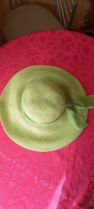 Продам элегантную шляпу