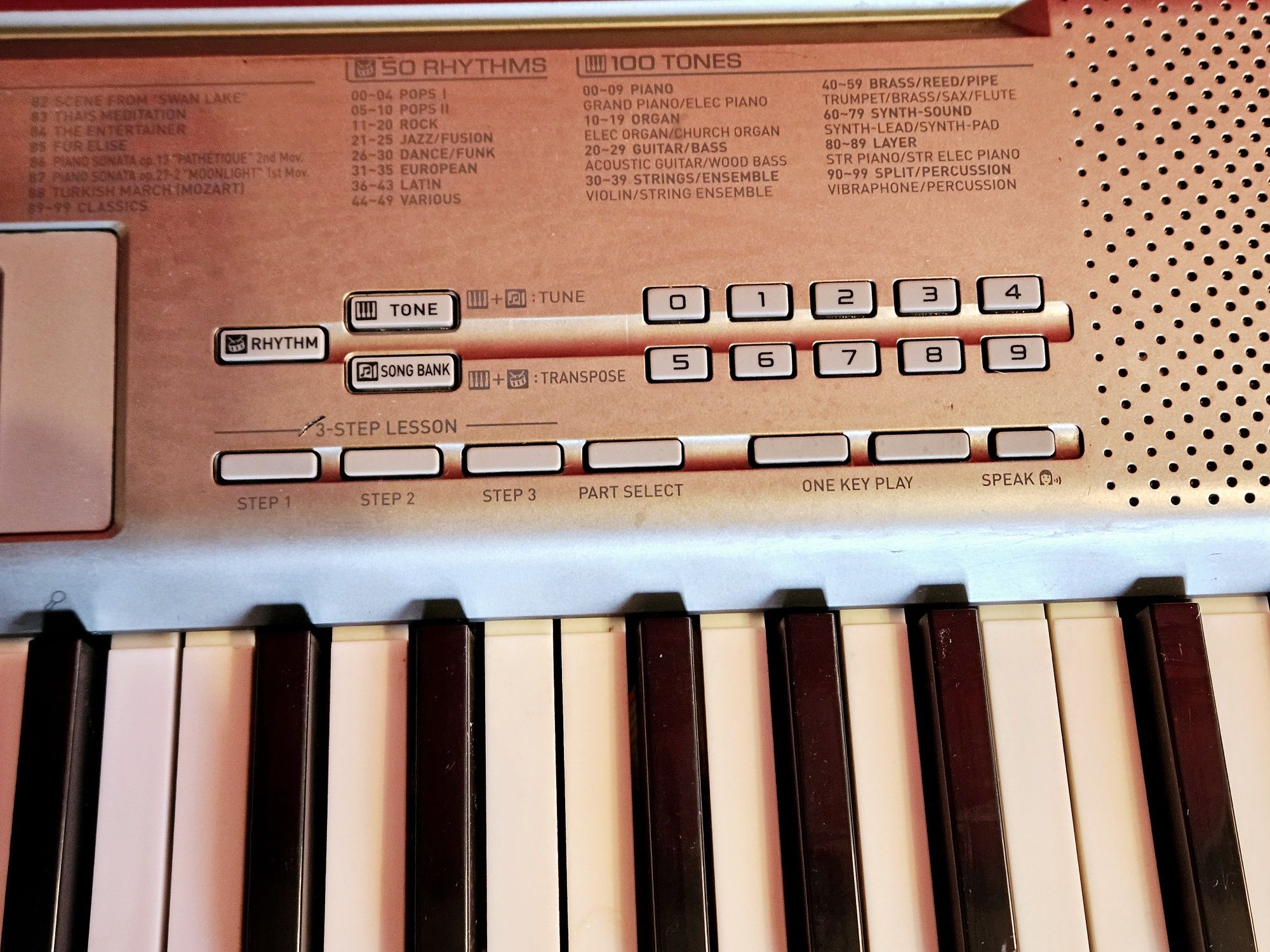 Keyboard Casio z podświetlanymi klawiszami