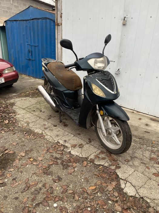 Продам скутер 150кубів