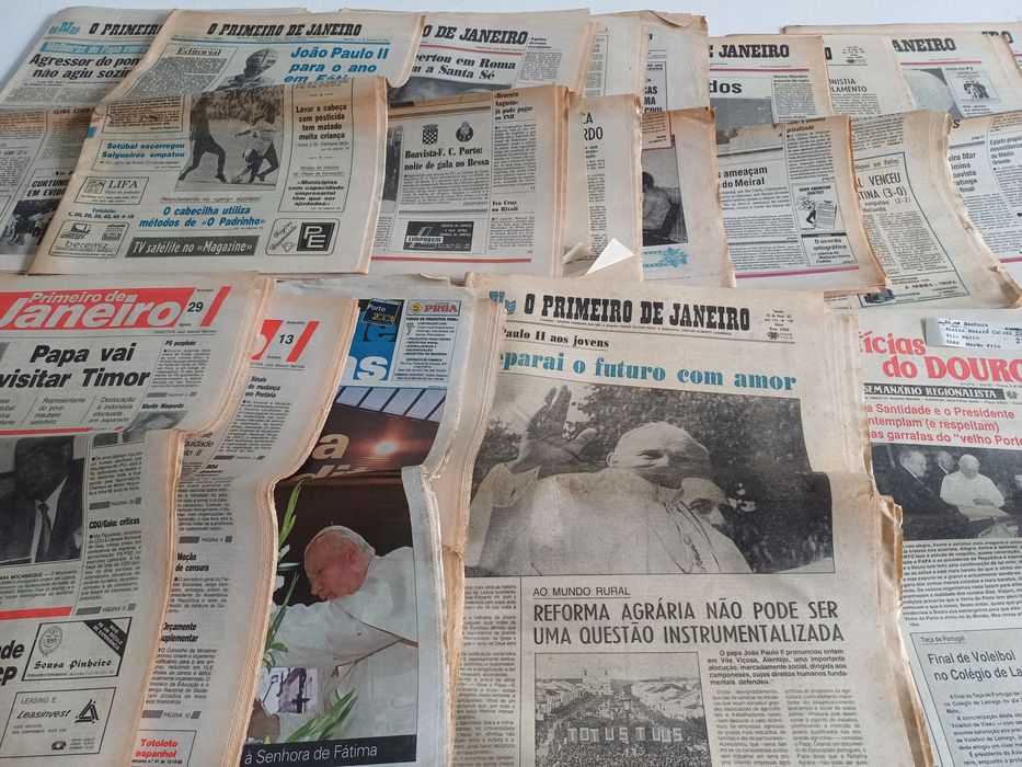 Grande lote de 18 jornais PAPA JOÃO PAULO II