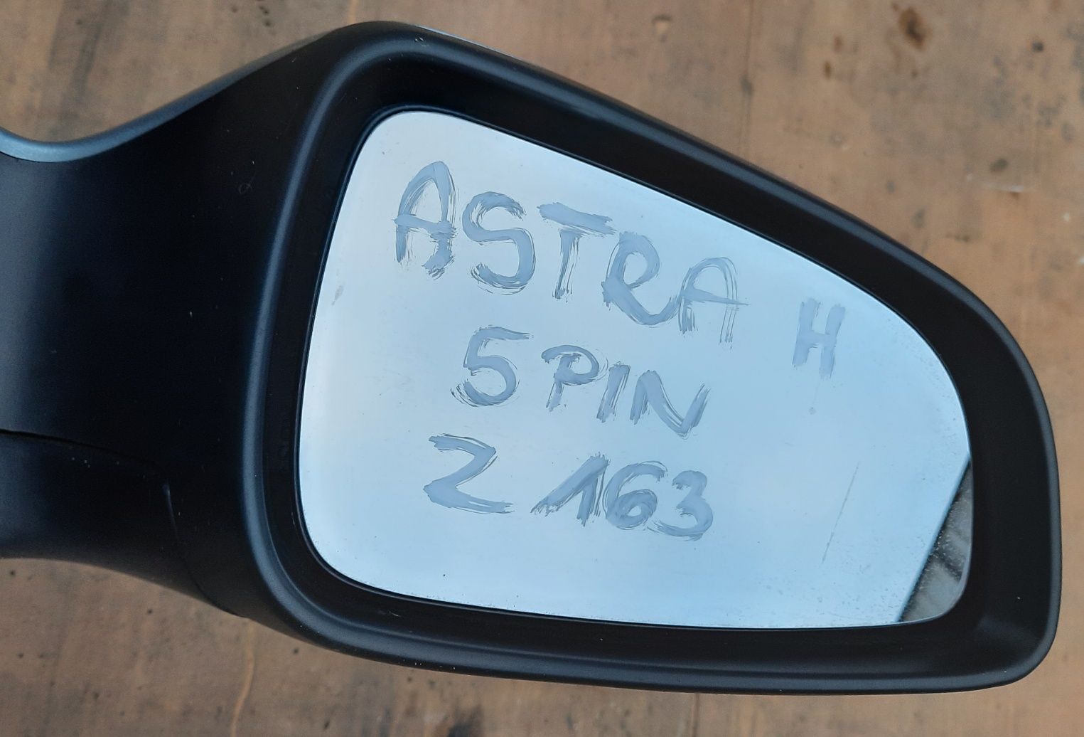 Opel Astra H Lusterko prawe 5 pin Z163