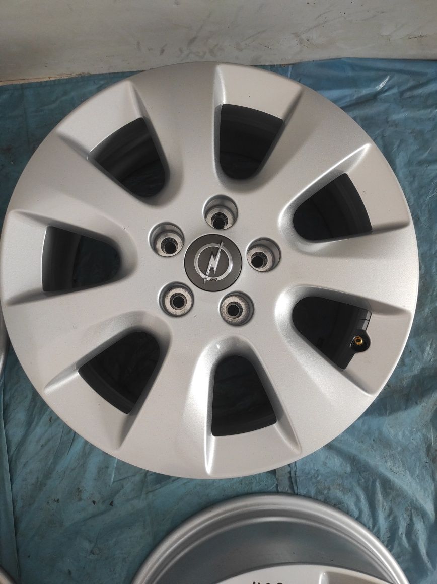 490 Felgi aluminiowe ORYGINAŁ OPEL VIVARO C R 16 5x108 otwór 65 NOWE