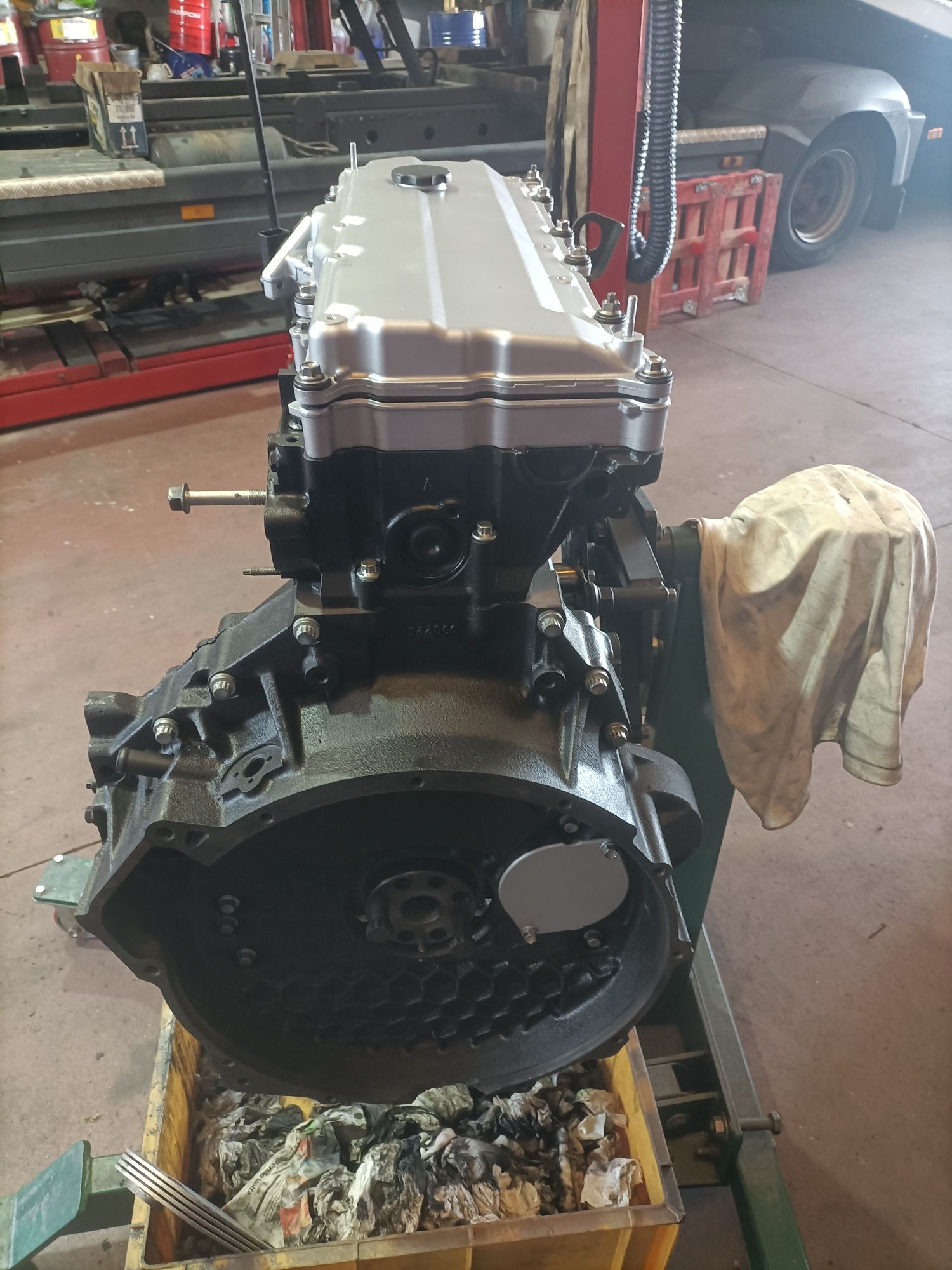 Motor Isuzu 4hk1