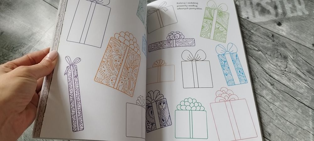 Kolorowanka, naklejki Wzorki świąteczne ozdabianki. i