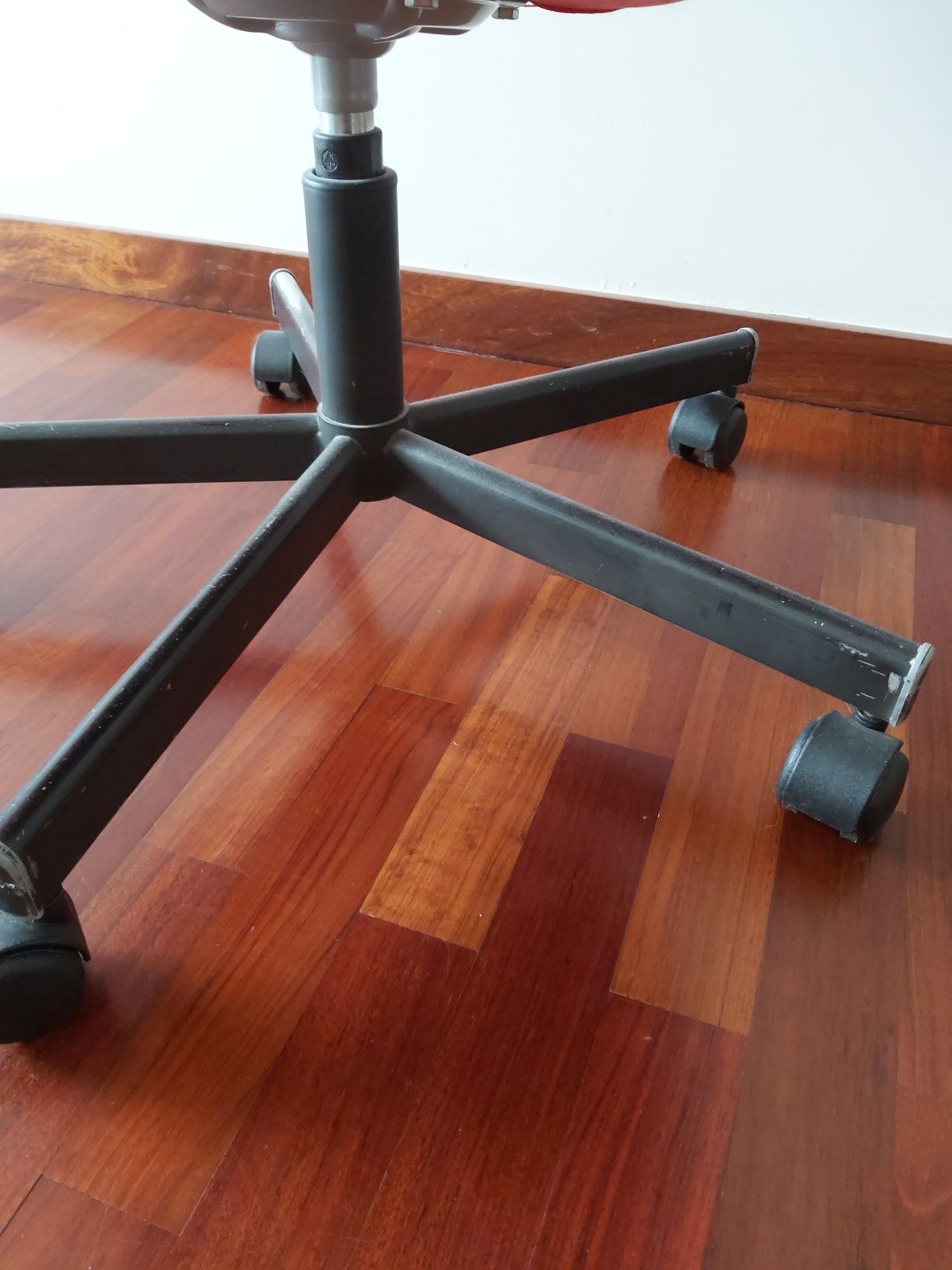 Cadeira giratória Ikea