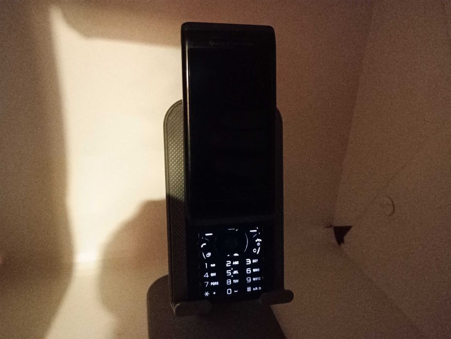 Wyjątkowy Telefon Sony Ericsson Aino