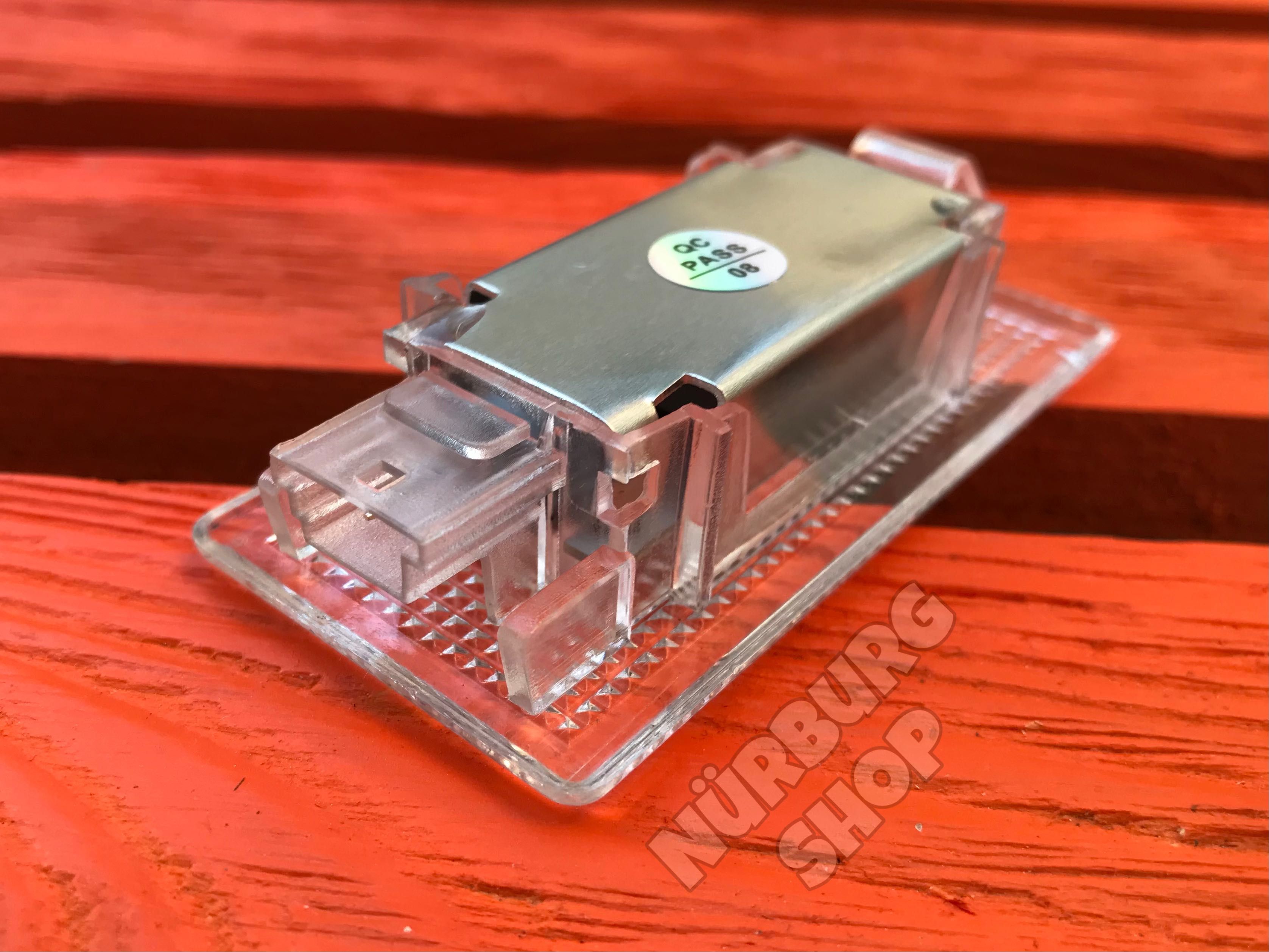 Белая LED подсветка багажника BMW Е39 Е46 Е53 Е60 Е65 Е88 Е90 F01 F10