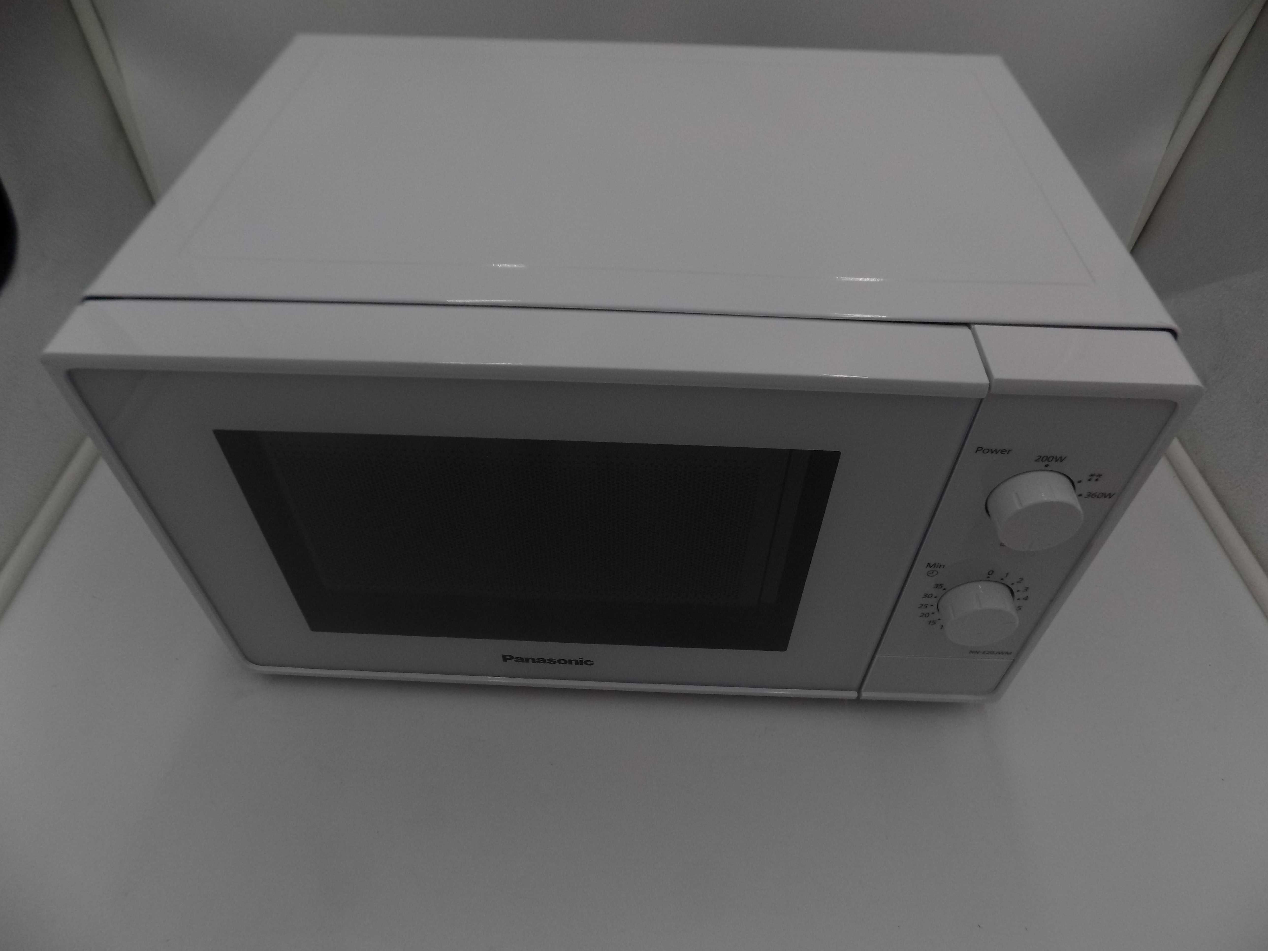 Kuchenka mikrofalowa wolnostojąca Panasonic NN-E20JWMEPG