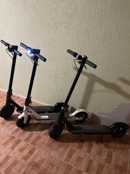 Срочно Xiaomi Mi M365 Electric Scooters