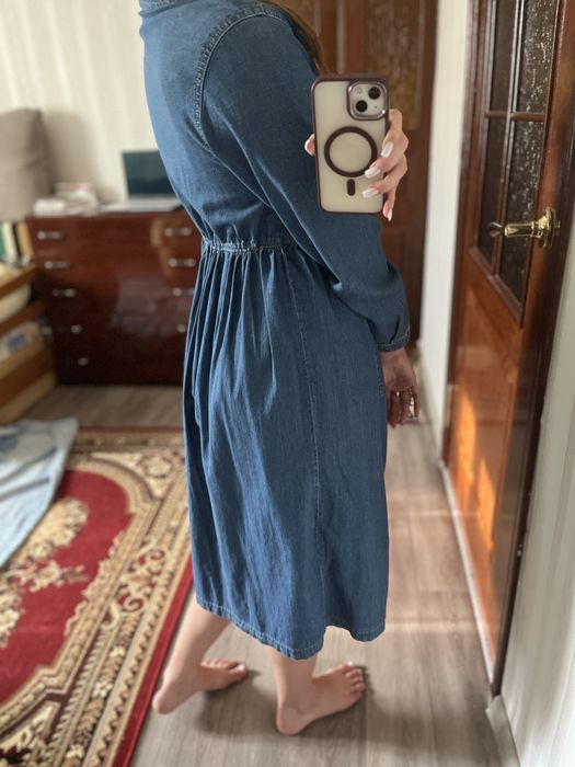 Джинсова сукня у вінтажному стилі