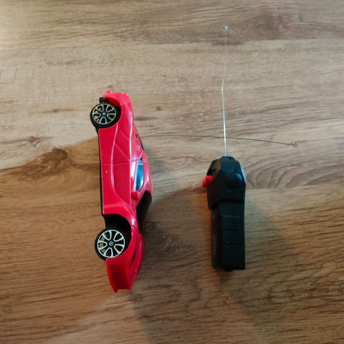 Zdalnie sterowane auto