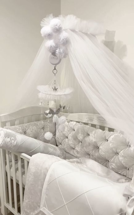 Дитяче ліжко, матрас, бортики, мобіль, балдахін