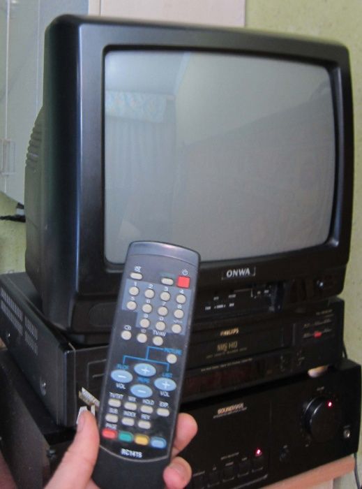 Продаю Англійський Телевізор ONVA діагональ 35см(14").